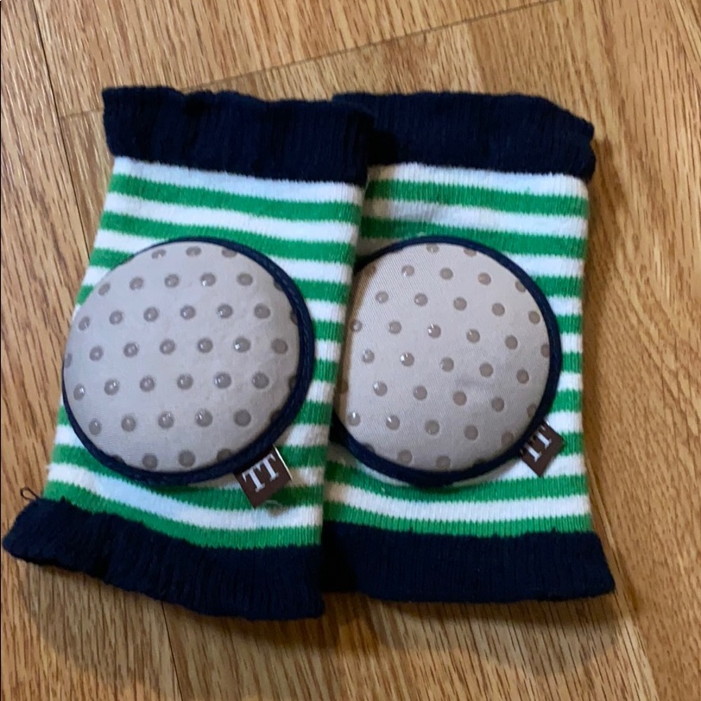 Never used knee Pads Cracker Barrel